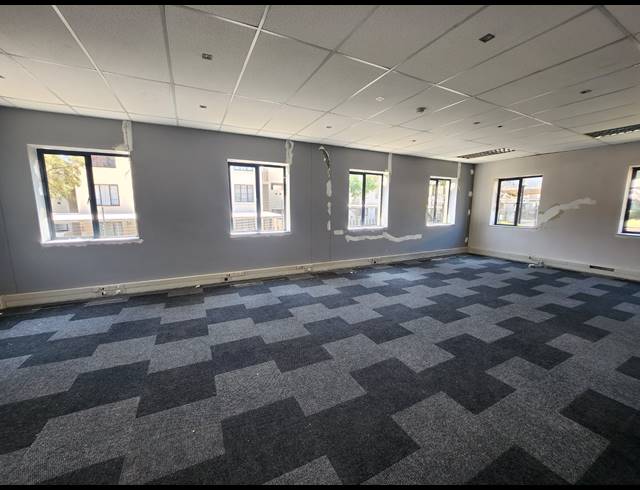 247M² OFFICE TO LET IN VORNA VALLEY